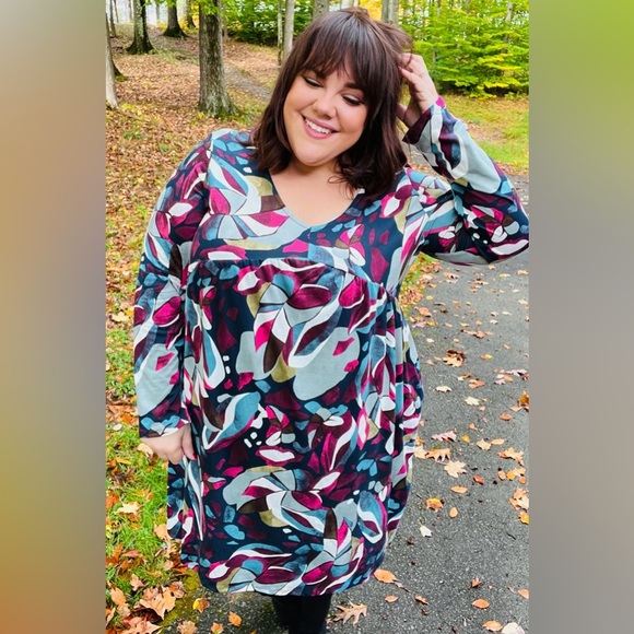 Bedazzle In Navy & Plum Abstract Print Side Pocket Dress - Picture 13 of 16